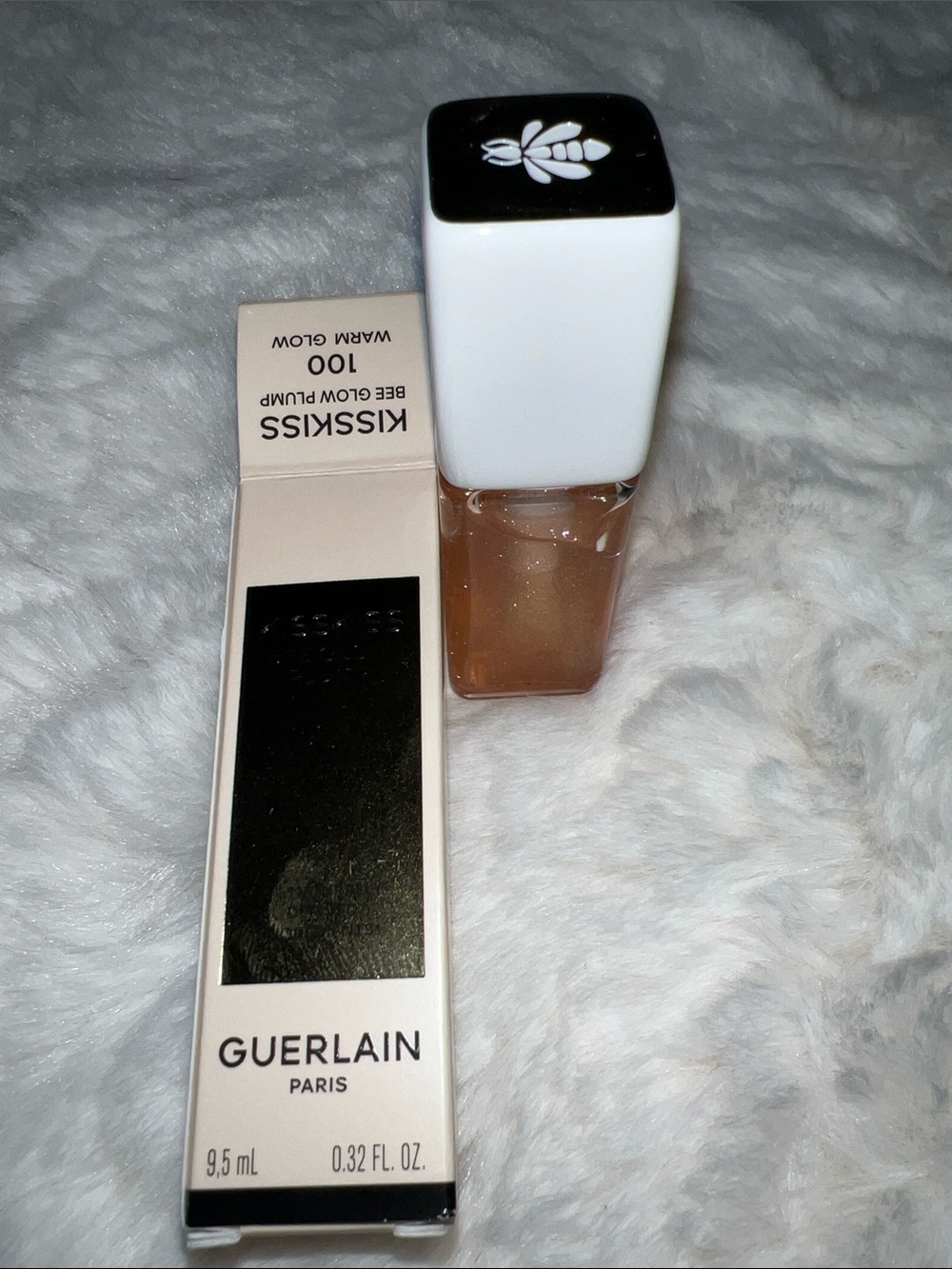 GUERLAIN KissKiss Bee Glow Plump in 100 Warm Glow